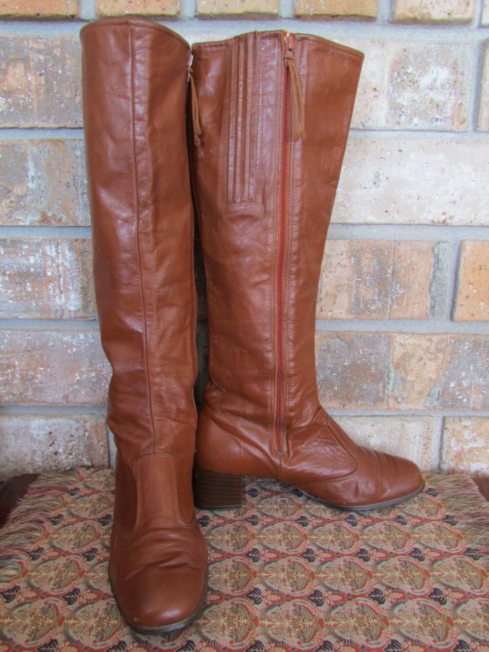 LONG PIRATE BOOTS, COBBIES VINTAGE GENUINE LEATHER 70s CARMEL-COLORED COSTUME